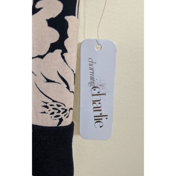 Charming Charlie Cut Out Back Floral Winter Blooms Mini Dress Size Large - Picture 9 of 10